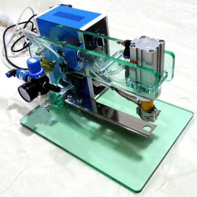 High quality pet food bag plastic valve applicator machine for one way degassing valve